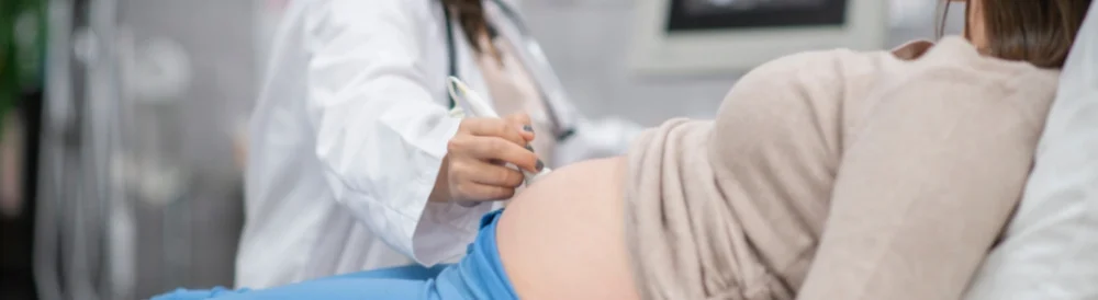 Acide folique et grossesse : nos pharmaciens vous expliquent