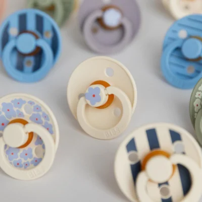 Bibs studio colour 2 sucettes taille 2 jasmine – blush mix 6 à 18 mois Bibs studio colour 2 sucettes taille 2 jasmine – blush mix 6 à 18 mois